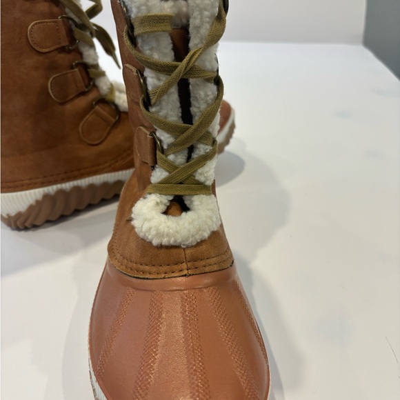 NWOT Yoki Rubber Toe Duck Rain Boots Brown W/White Faux Fur trim - size 8 - Picture 3 of 5